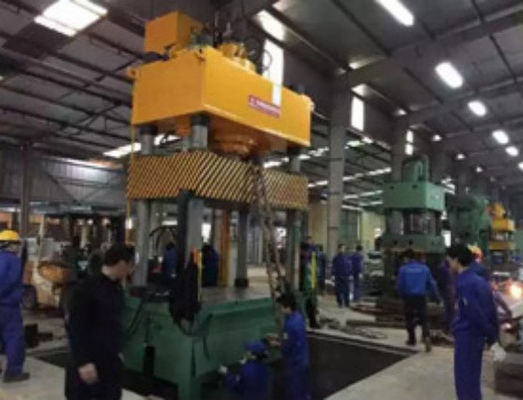 Prezzo buono E una macchina di stampa idraulica di precisione per allungare parti metalliche di grande area in linea