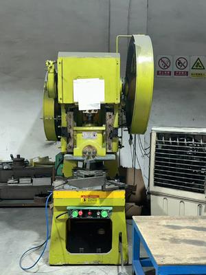 Prezzo buono CNC Servo Punch Press 1250 kN Force for Sheet Metal Fabrication in linea