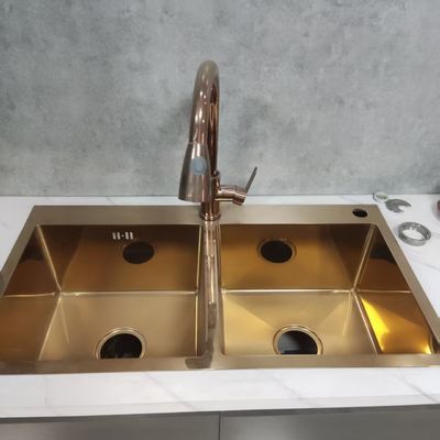 qualità  Handmade Stainless Steel Kitchen Sink with Food Grade 304/316 Stainless Steel 250-300mm Bowl Depth and 1.2-2.0mm Panel Thickness fabbrica