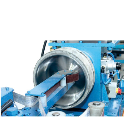 Macchine per la levigatura di lucidatura automatica Materiale metallico all'interno della macchina per la levigatura Adsorbimento a vuoto con doppia testa per utensili da cucina