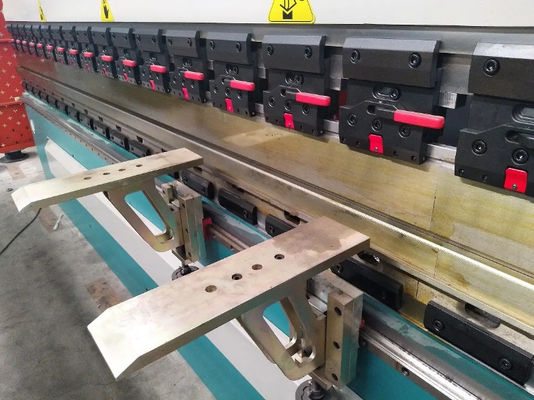 Macchina semiautomatica del lavandino di cucina Plate Press Break Hydraulic Sheet Metal CNC Bending Machine