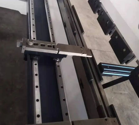 Macchina semiautomatica del lavandino di cucina Plate Press Break Hydraulic Sheet Metal CNC Bending Machine