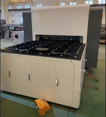 Prezzo buono 1.8m Sucker tipo Centrale di piegatura macchina di piegatura automatico di lamiera di metallo in linea