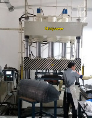 Pressa idraulica di precisione per il processo di allungamento inverso CNC degli utensili da cucina