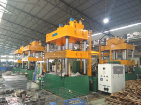 Macchine per la stampa idraulica per componenti metallici automatizzati di grande area