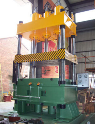 Prezzo buono Scafo metallico grande precisione CNC allungamento attrezzature di stampa idraulica specializzata in linea