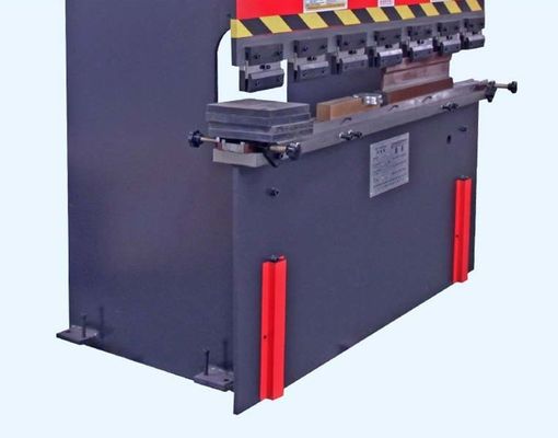 Dettagli dei parametri Introduzione della macchina di piegatura di precisione per la formazione automatica del metallo 630T