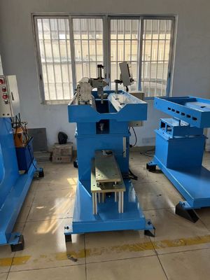 Prezzo buono Potente pannello metallico in acciaio inossidabile Efficiente macchina di saldatura a cucitura retta per diverse specifiche di materiale in linea