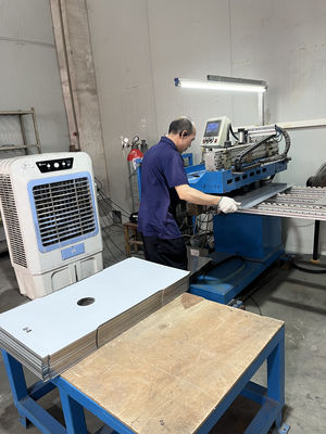 Prezzo buono Macchina di saldatura a rotolamento a cucitura retta a fusione di materiale in acciaio al carbonio multifunzionale in linea