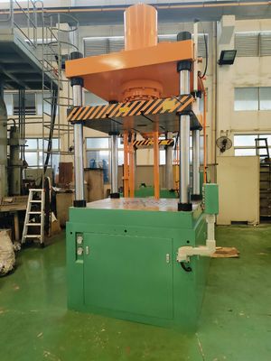 Apparecchiature per l'elaborazione a fondo servo di grandi dimensioni