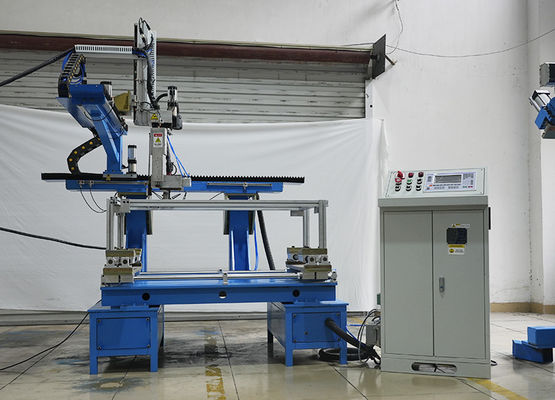 Potente macchina speciale per saldatura a bordo interno CNC multiasse per compiti di saldatura complessi
