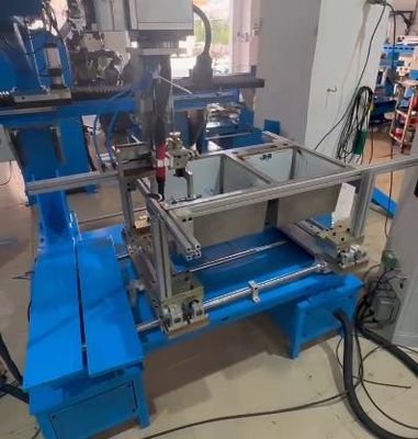 Macchine speciali per saldatura a bordo interno CNC a più assi per lavandini artigianali in acciaio inossidabile