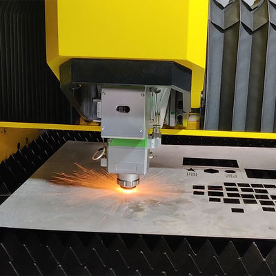 Macchina di taglio laser metallo ad alta efficienza specificamente progettata per applicazioni industriali di lavandini fatti a mano