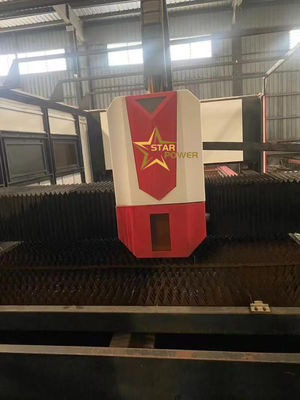 Macchina di taglio laser CNC di alta precisione di alta potenza da 3 kW per mobili, industria meccanica aerospaziale ed elettronica