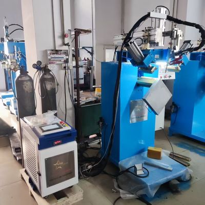 Prezzo buono Efficienza di precisione combinata con rotolo angolo CNC saldatura macchina per cucina in acciaio inossidabile vasca R angolo in linea