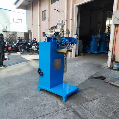 Efficienza con la macchina di saldatura CNC multi-specificazione per i filetti di lavandino in acciaio inossidabile