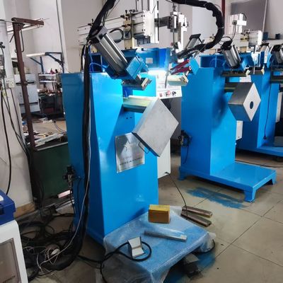 Facile da usare e parametri di saldatura personalizzabili, rotonda angolo CNC saldatura macchina