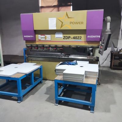 Linea di produzione di lavandini per piegatrici automatiche