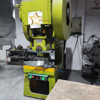 Pressa a gola profonda con grande flessione per la produzione di lavandini da cucina