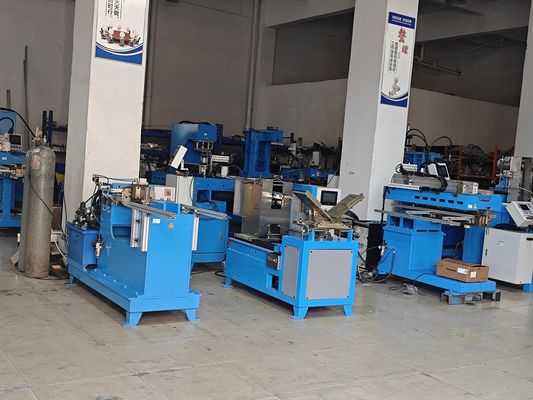 L'intera linea di produzione di lavandini manuali automatici è integrata