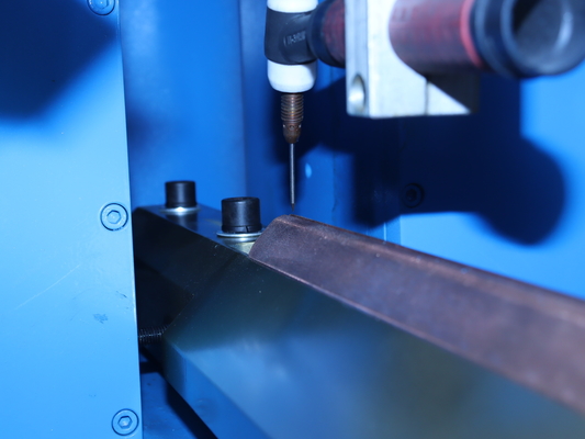 Macchine per saldatura a precisione CNC a 4 assi (specializzate per il bordo interno del pannello)