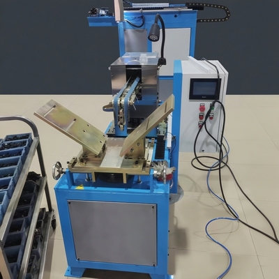 Saldatrice e pressa automatica a doppia tavola per saldatura di giunti metallici