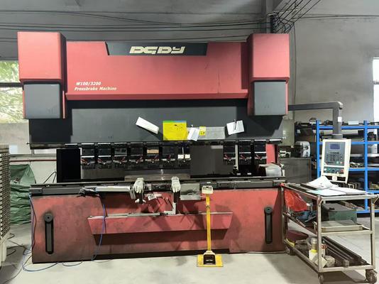 Macchine per piegare con precisione in linea