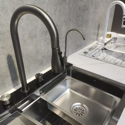 Prezzo buono Lavabo di cucina in acciaio inossidabile artigianale con alimenti di grado 304/316 in acciaio inossidabile profondità 250-300mm e spessore del pannello 1,2-2,0mm in linea