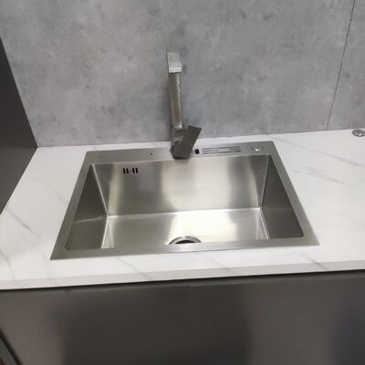 Prezzo buono Lavabo commerciale in acciaio inossidabile di qualità alimentare 304/316 fatto a mano e saldato senza saldature per ristoranti in linea