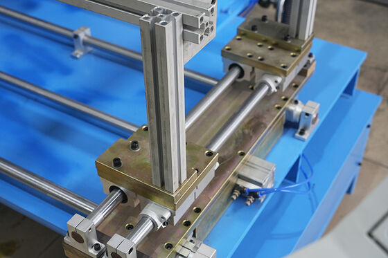 Macchina di saldatura automatica a quattro lati con sistema CNC PLC e servomotore di posizionamento per pannelli di utensili da cucina metallici