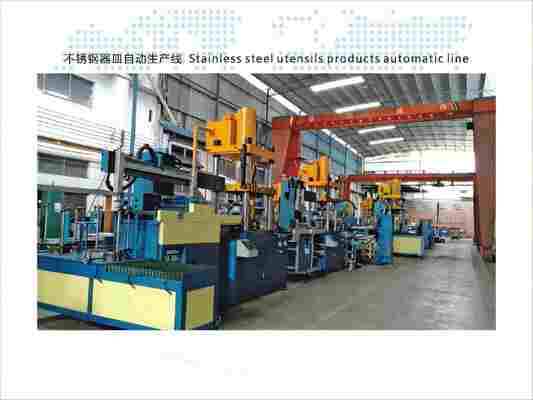 Macchina automatica per la fabbricazione di bollitori con forza del cilindro principale di 1500KN, potenza del motore di 30KW e tavolo di lavoro di 700*880 MM2 per la produzione di utensili in acciaio inossidabile