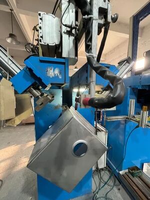 Macchina avanzata per la pressatura dell'angolo inferiore del lavello da cucina per l'efficienza